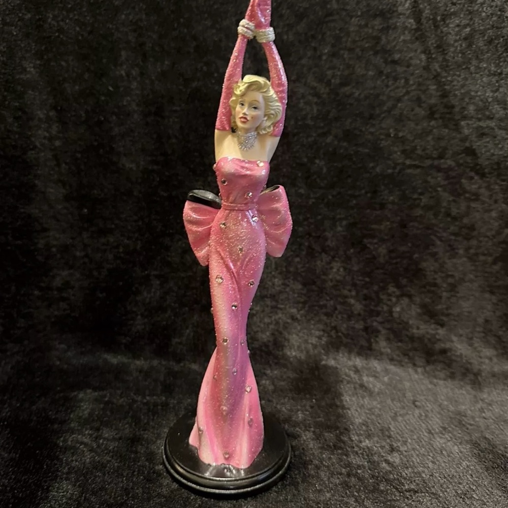 Marilyn Monroe Crystal Reflections Figurine by the Hamilton Collection - Picture 11 of 13
